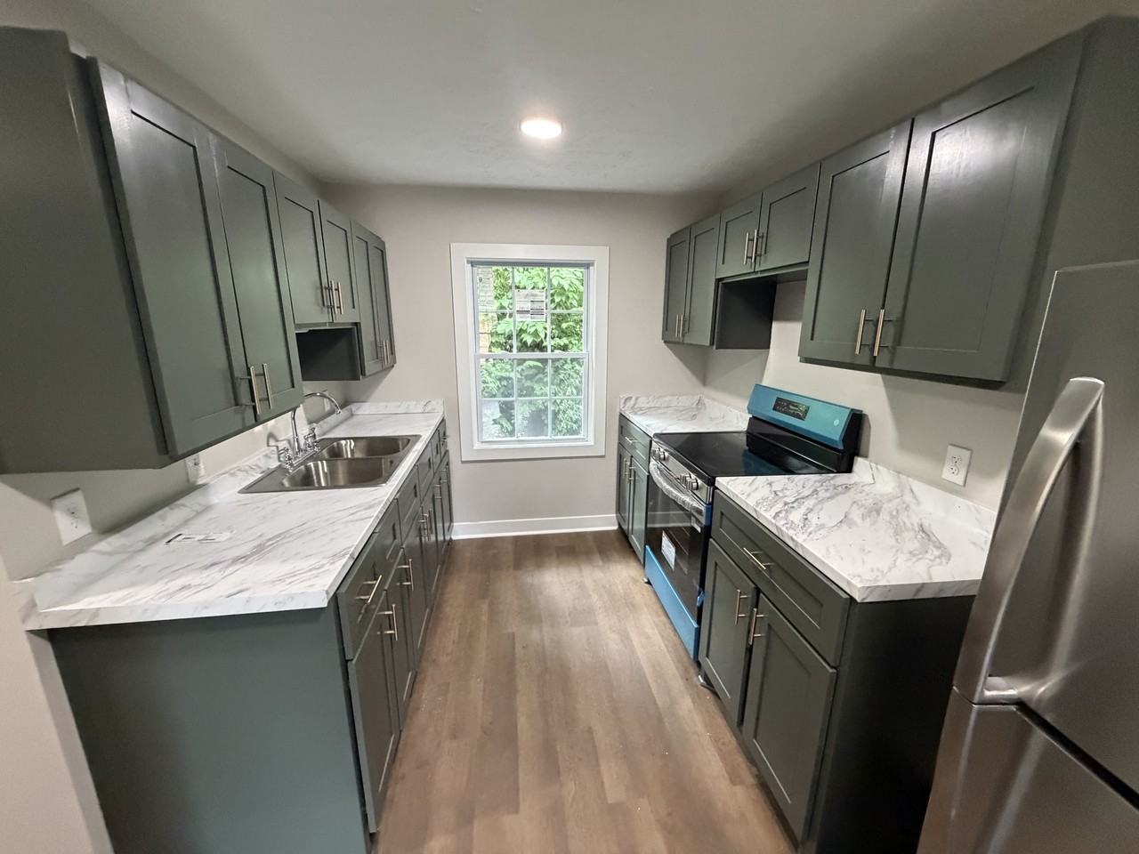 909 Blue Ridge Dr #A - Photo 4 of 6