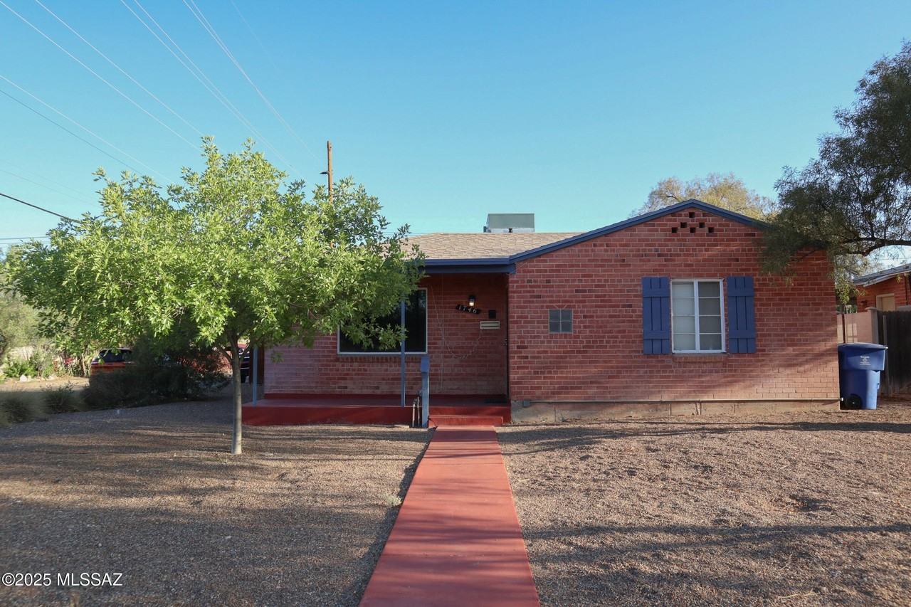 1746 E Copper St - Photo 2 of 28