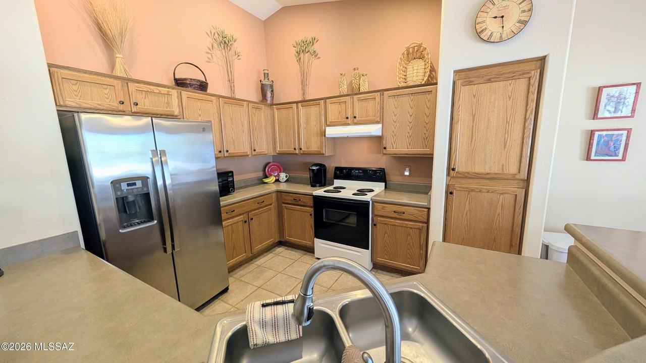 38774 S Desert Bluff Dr - Photo 5 of 18