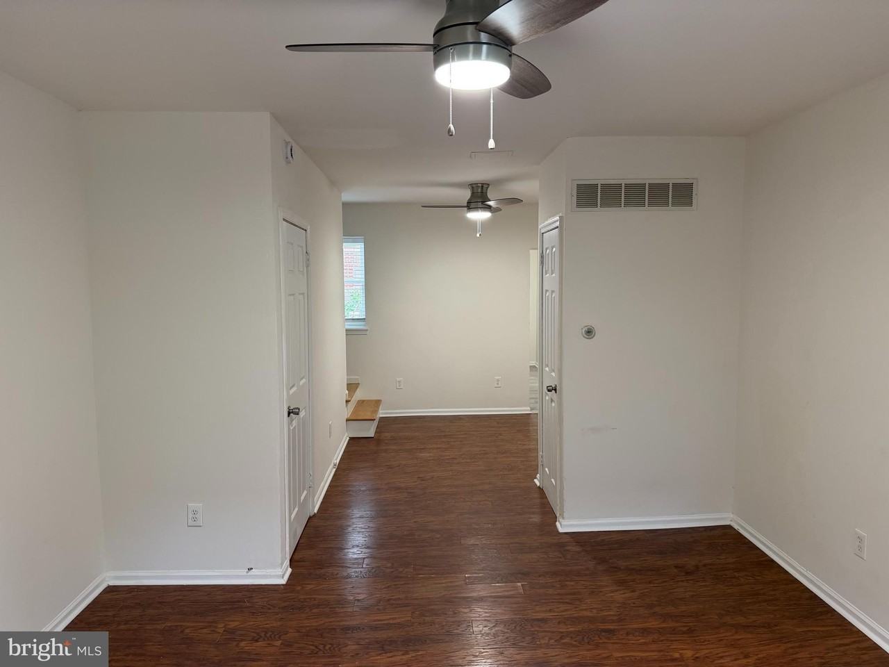 518 E 12th St - Photo 3 of 16