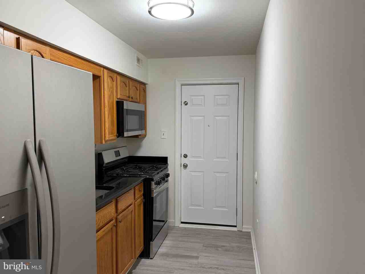 518 E 12th St - Photo 6 of 16