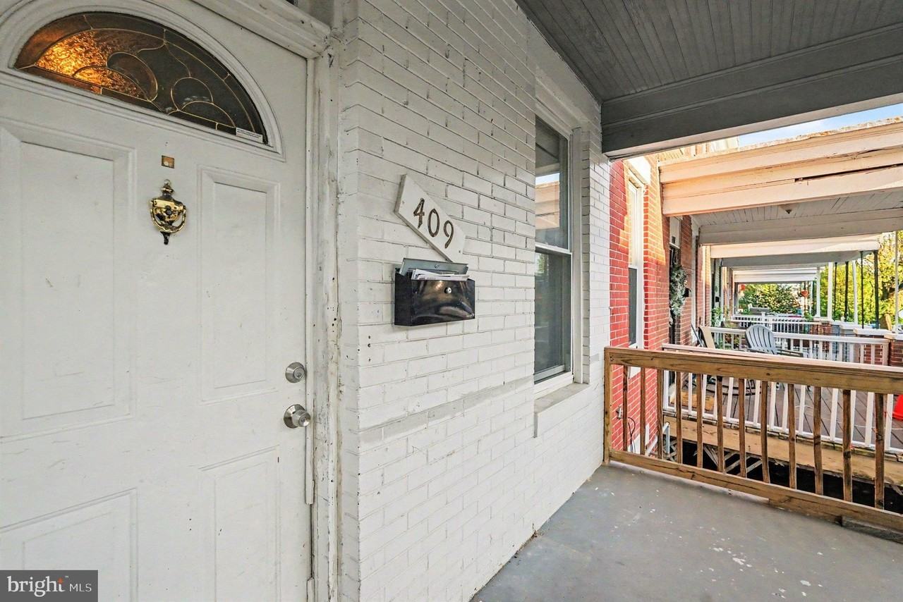409 N Edgewood St - Photo 3 of 30