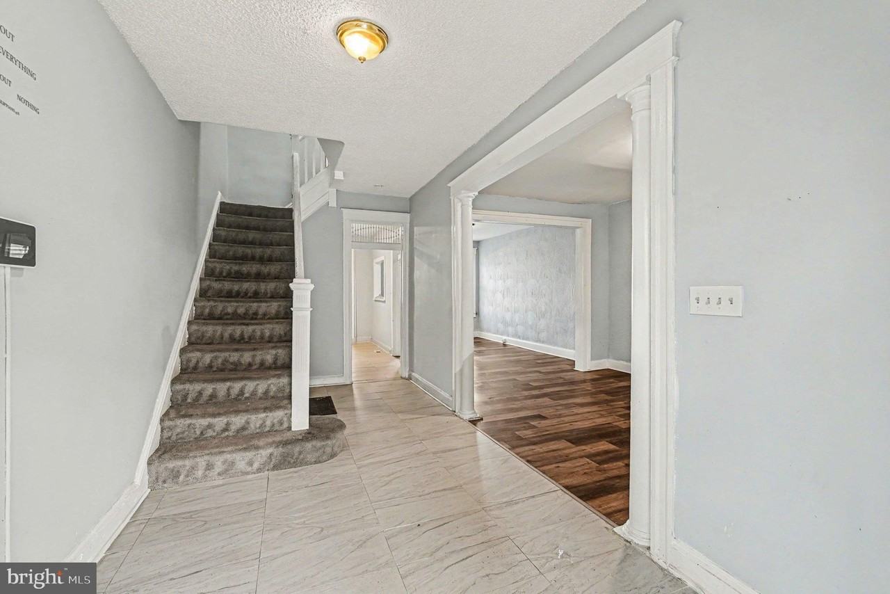 409 N Edgewood St - Photo 5 of 30