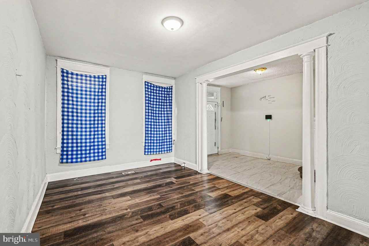 409 N Edgewood St - Photo 6 of 30
