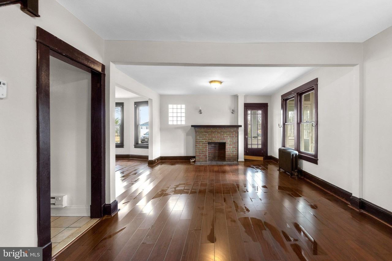 8904 Church Ln - Photo 6 of 39