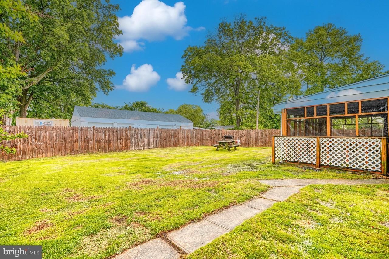 1417 Waterford Rd - Photo 3 of 20