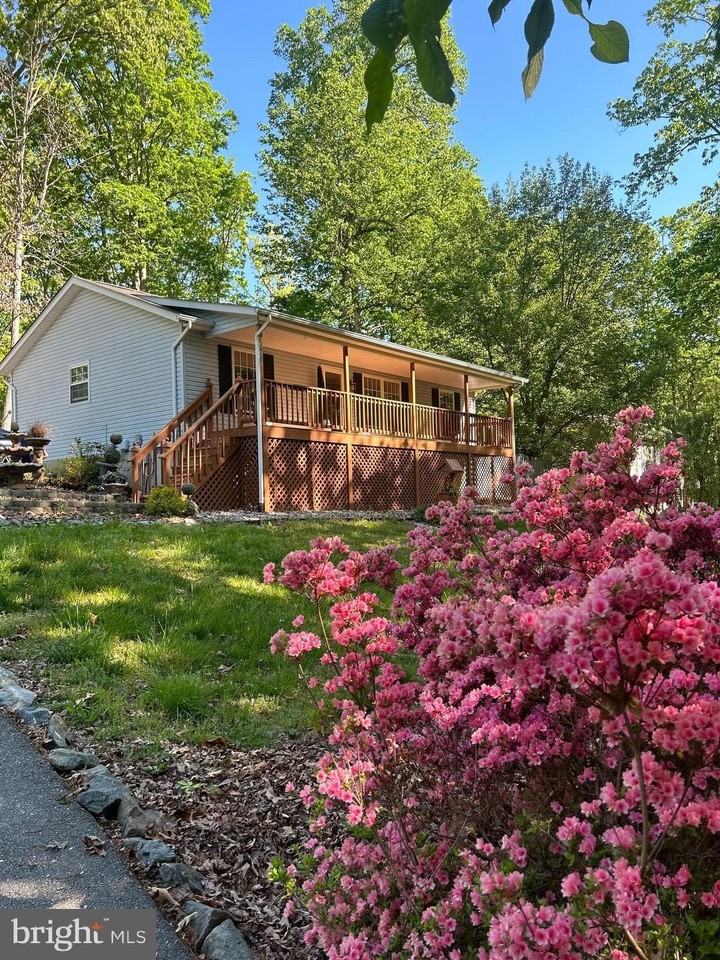 265 Pawnee Ln