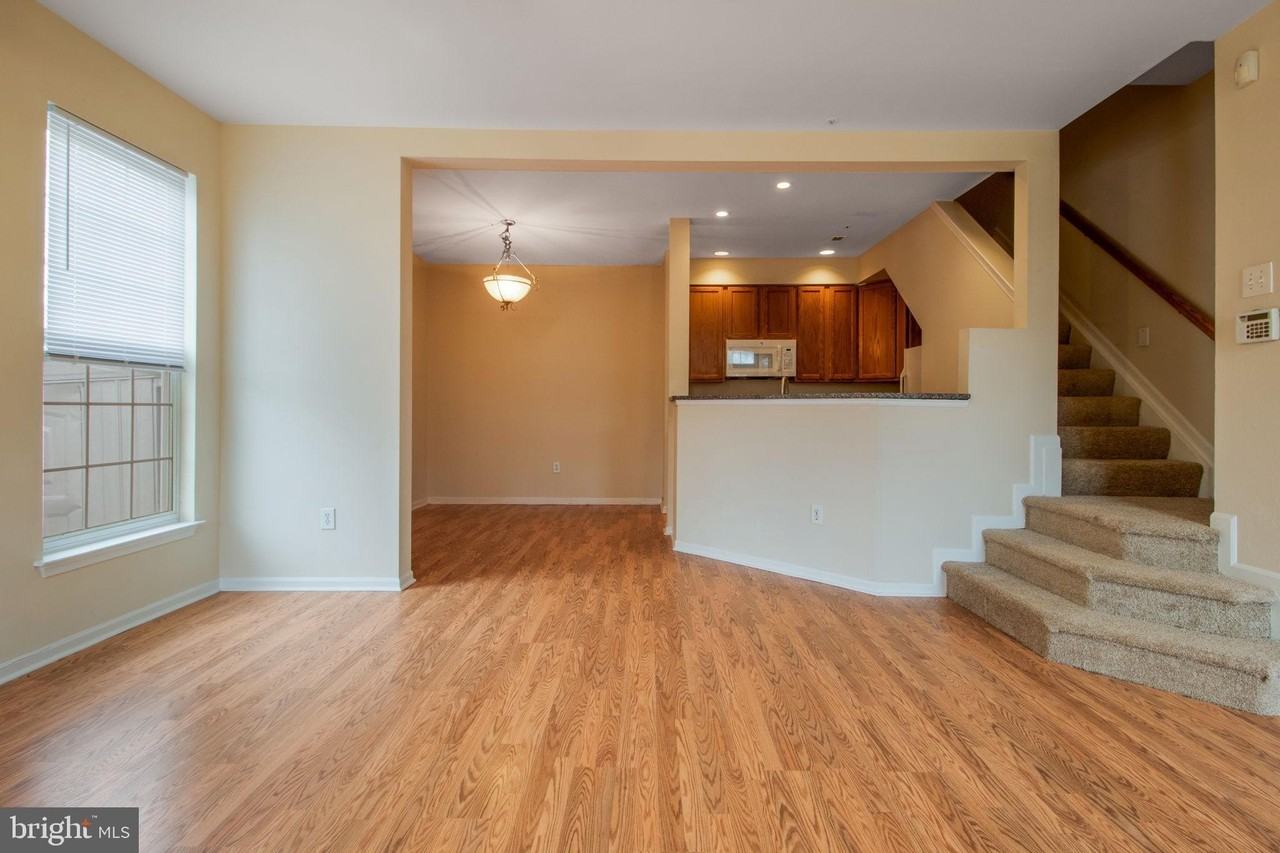 5171 Duke Ct - Photo 3 of 26