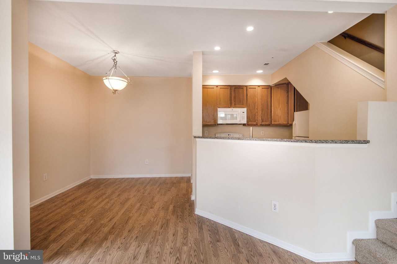 5171 Duke Ct - Photo 5 of 26