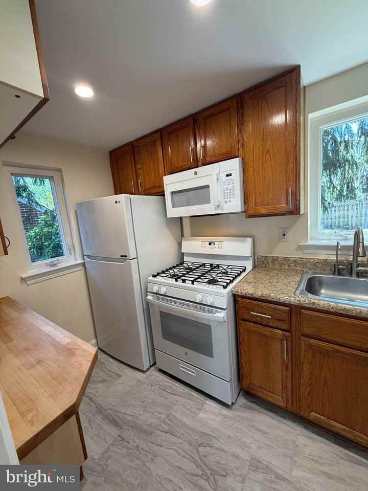 4616 Rosedale Ave - Photo 7 of 26