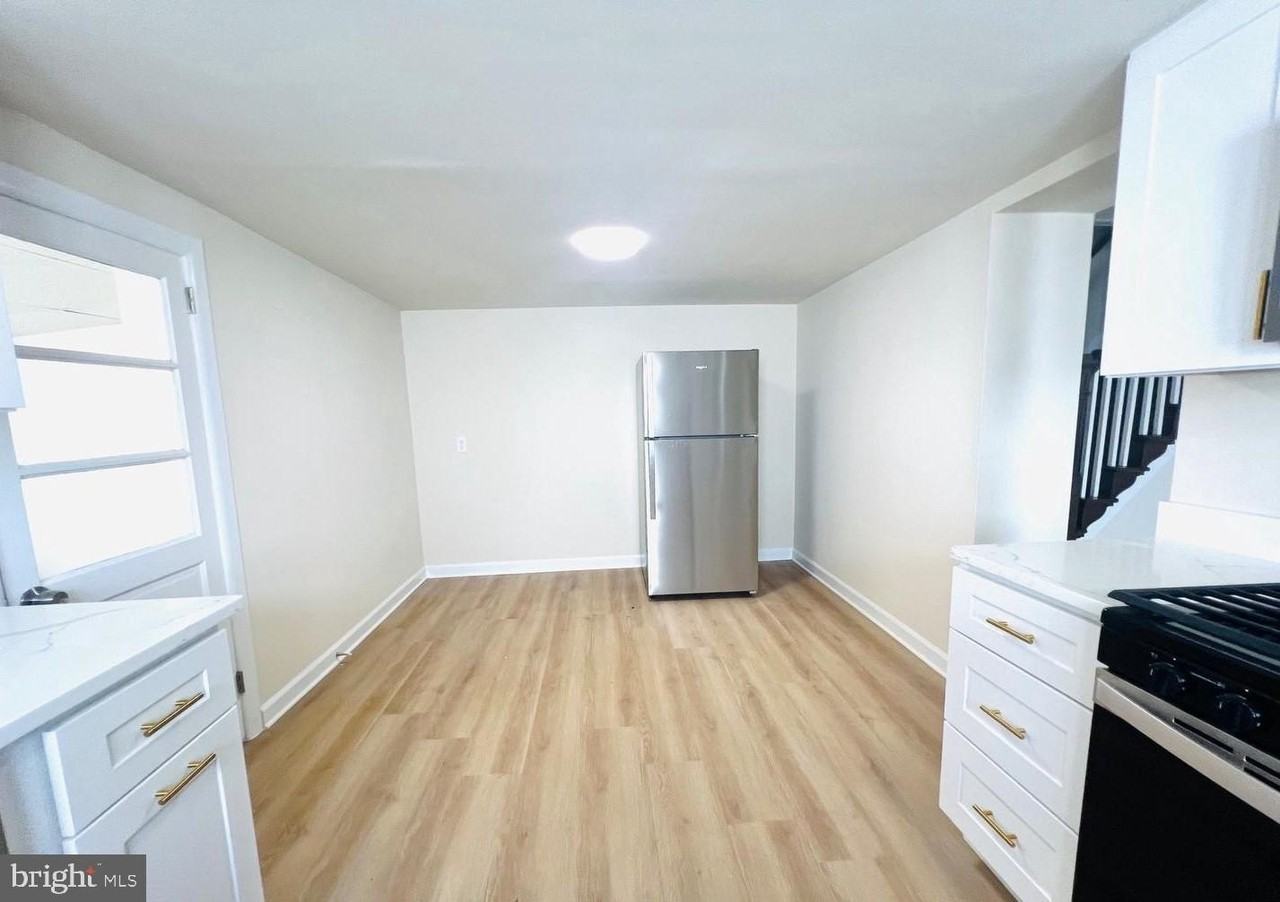 617 3rd St - Photo 2 of 16