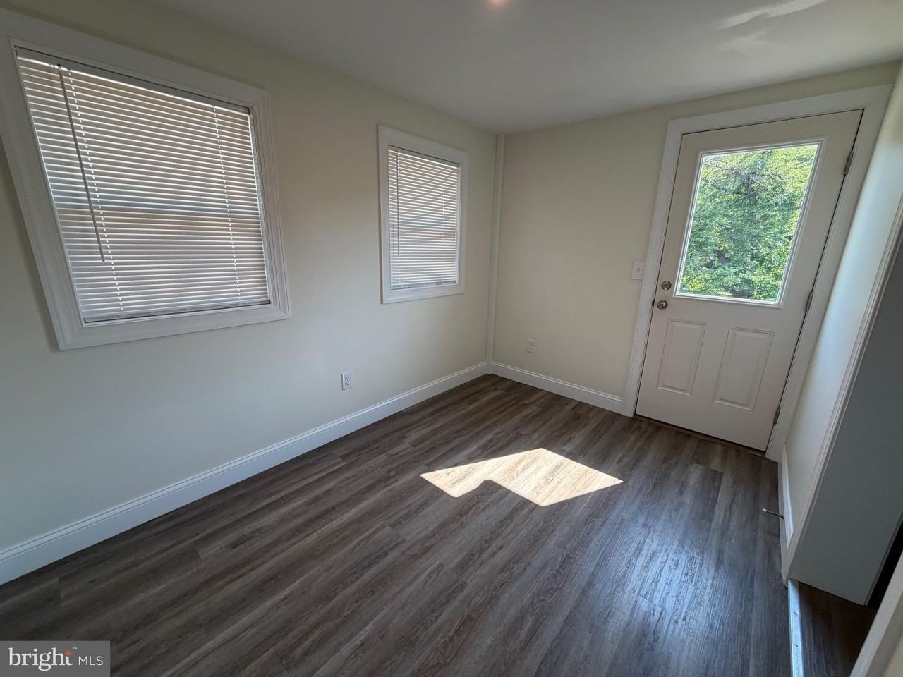 74A N Railroad Ave - Photo 3 of 16