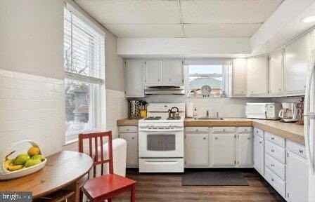 292 N Wycombe Ave #2 - Photo 3 of 10