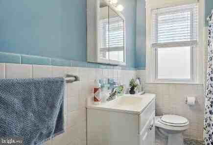 292 N Wycombe Ave #2 - Photo 4 of 10