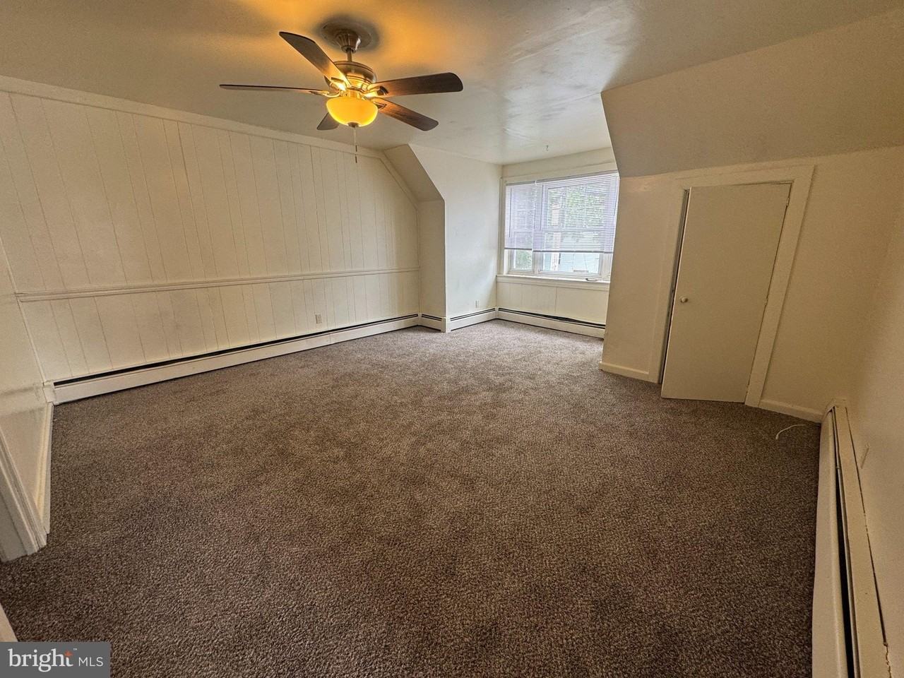 261 N York St - Photo 6 of 8