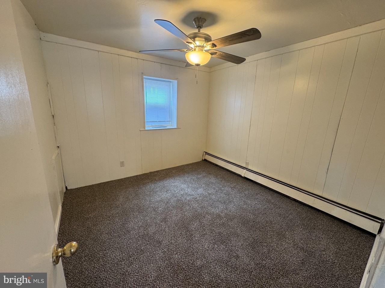 261 N York St - Photo 7 of 8