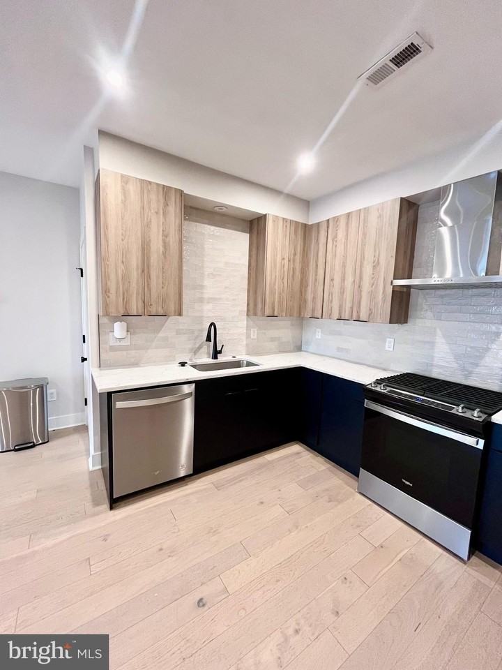 315 W Berks St #1 - Photo 5 of 17