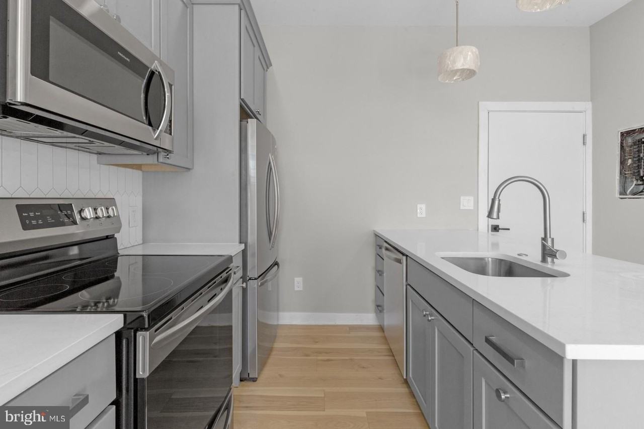 1935 N 2nd St #202 - Photo 7 of 28