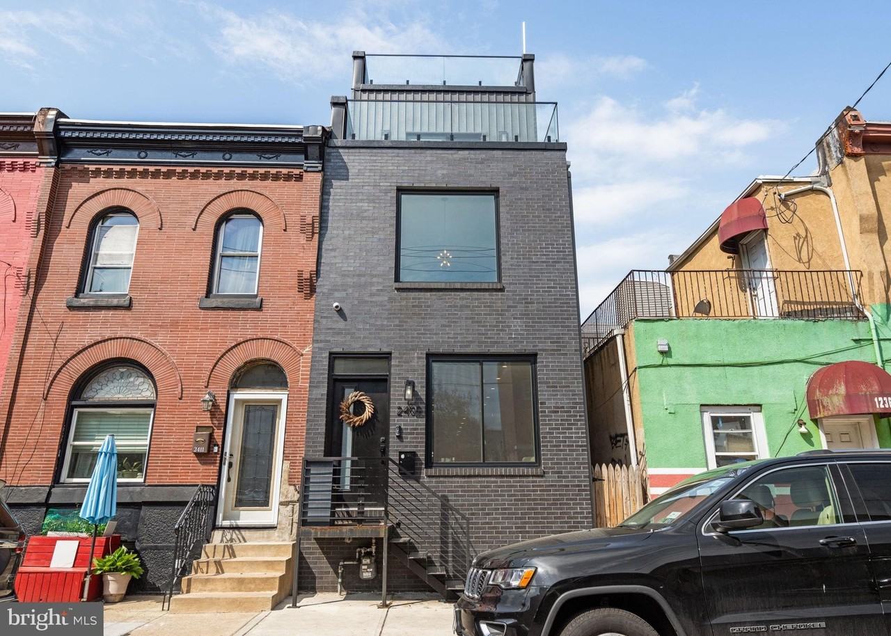 2409 Oakford St - Photo 2 of 50