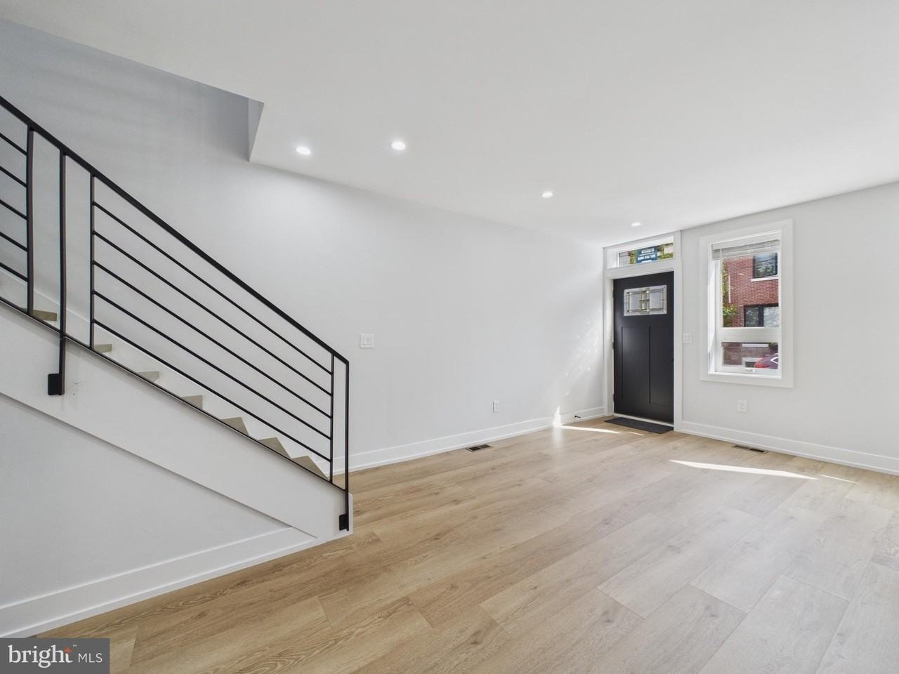 2229 Oakford St - Photo 2 of 16