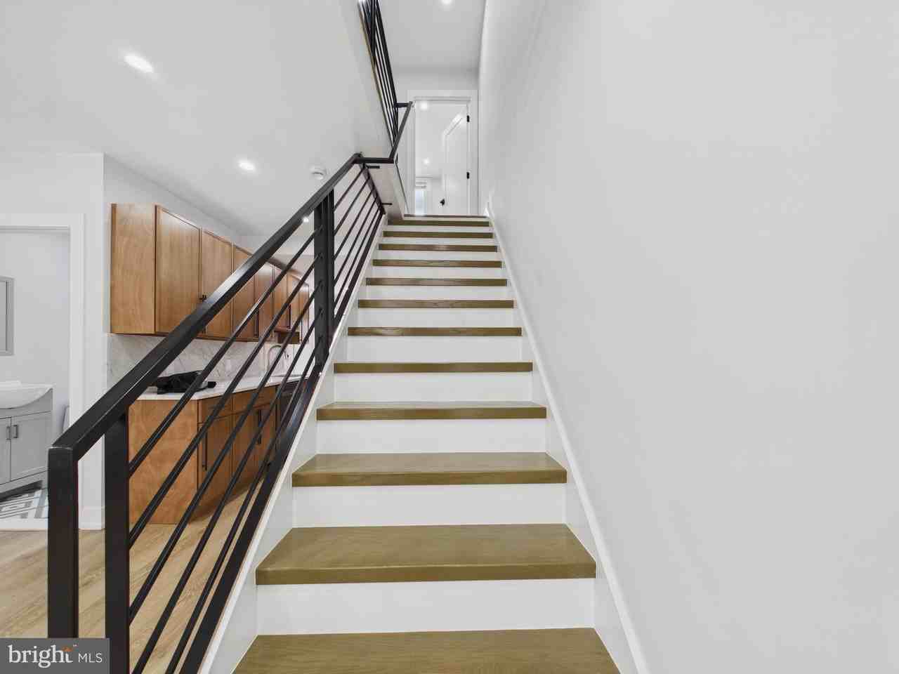2229 Oakford St - Photo 6 of 16