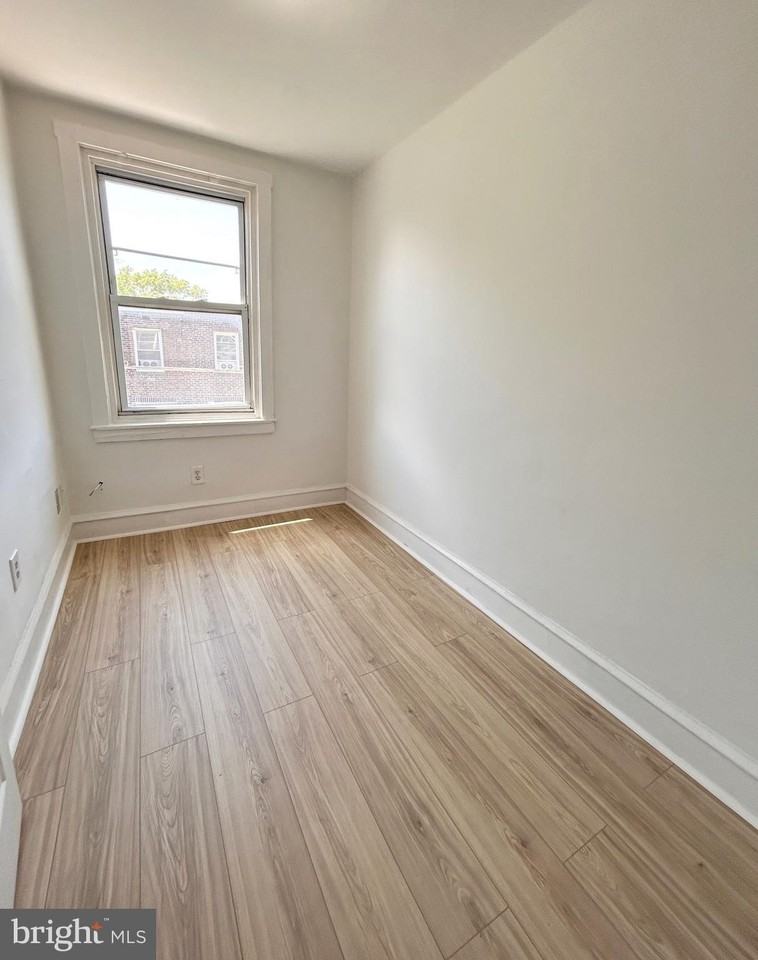 2524 Bonaffon St - Photo 6 of 13