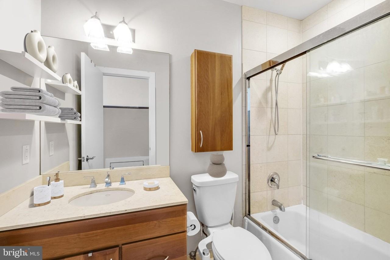 23 S 23rd St #2E - Photo 6 of 11