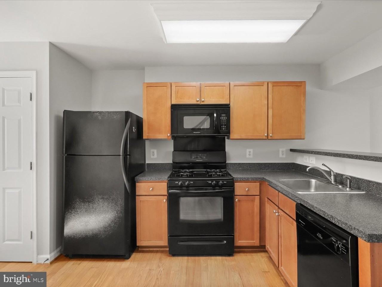 1627 N Van Dorn St - Photo 6 of 27