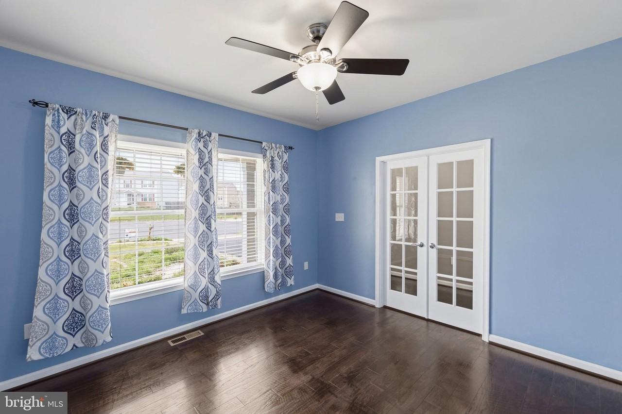 112 Norwich Ct - Photo 3 of 50