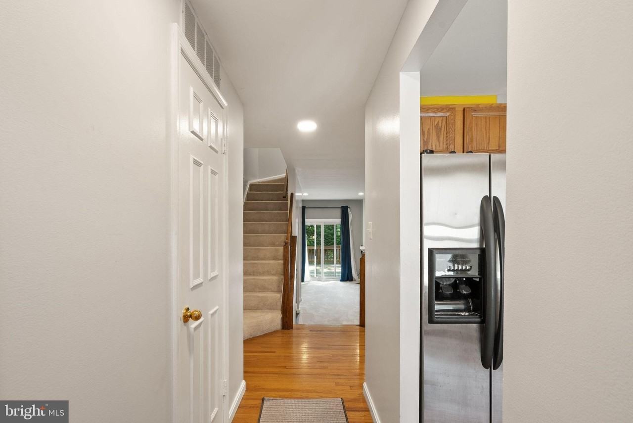 11243 Silentwood Ln - Photo 2 of 32