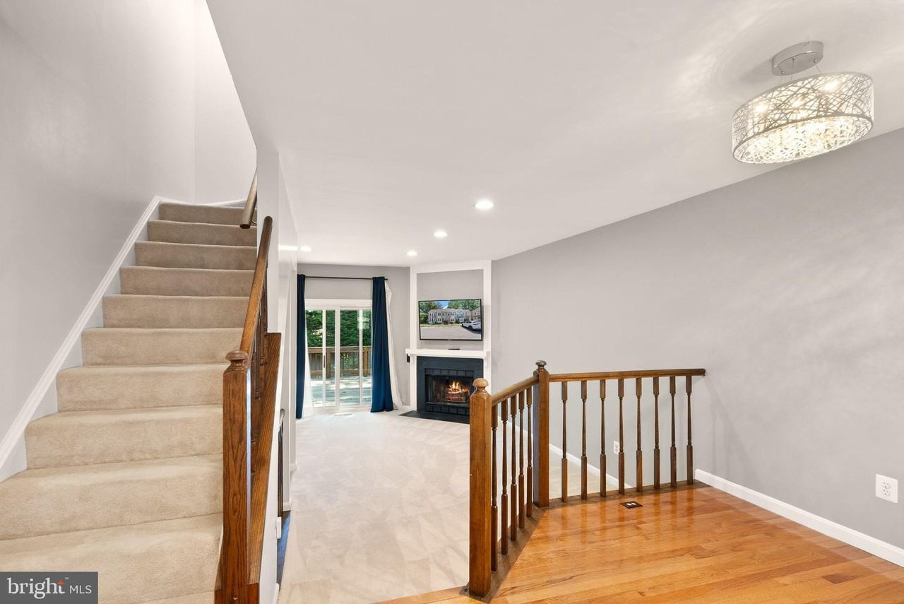 11243 Silentwood Ln - Photo 6 of 32