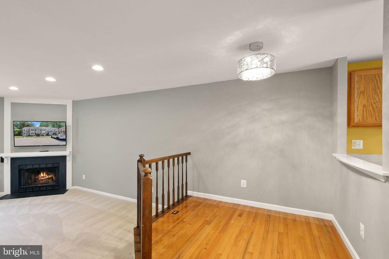 11243 Silentwood Ln - Photo 7 of 32