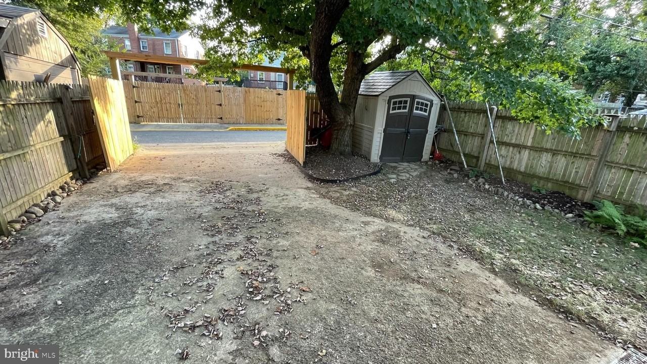2221 Arlington Ter - Photo 6 of 29