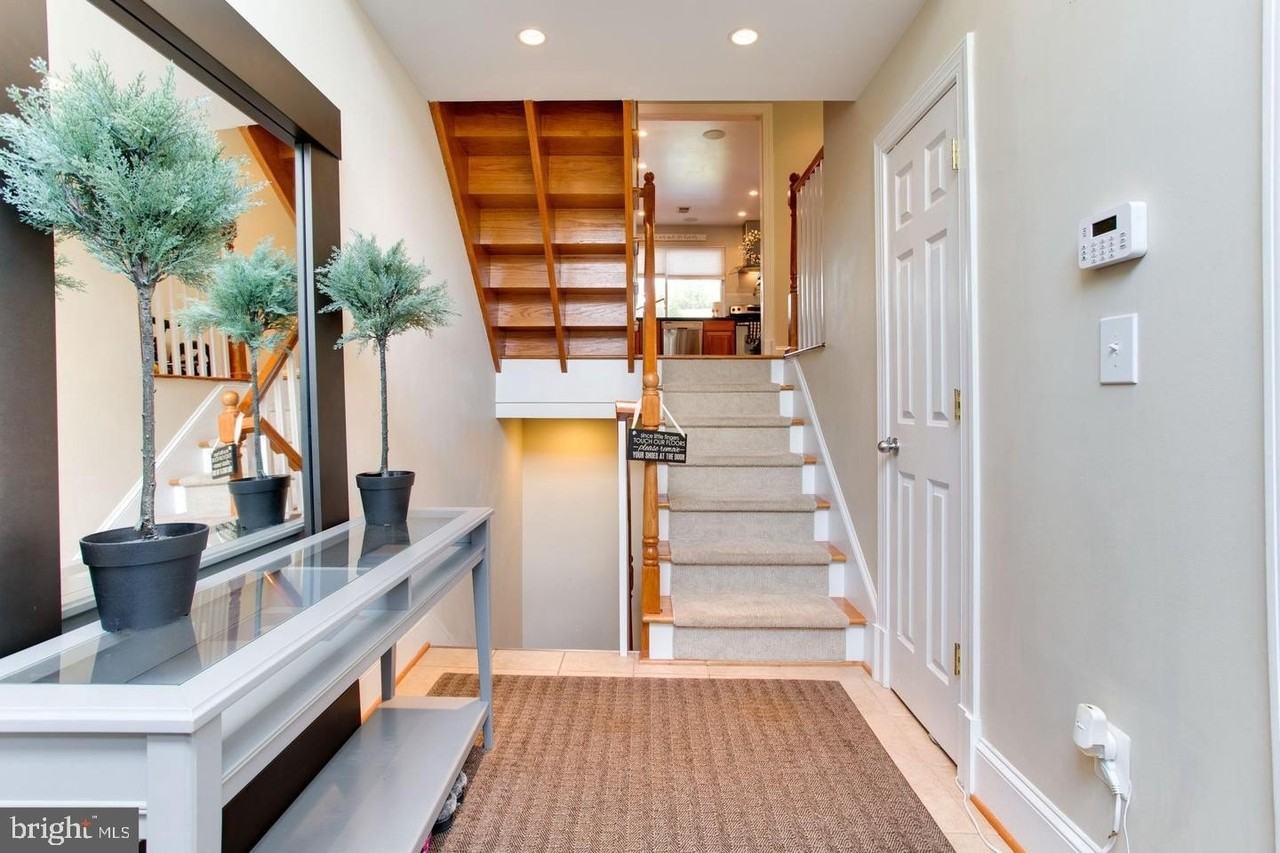 5407 Helm Ct - Photo 3 of 37