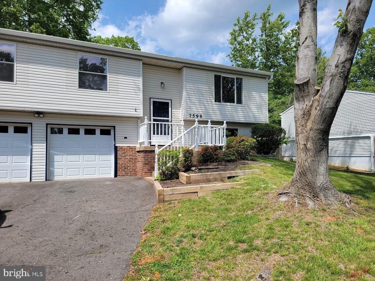 7598 Springfield Hills Dr - Photo 2 of 40