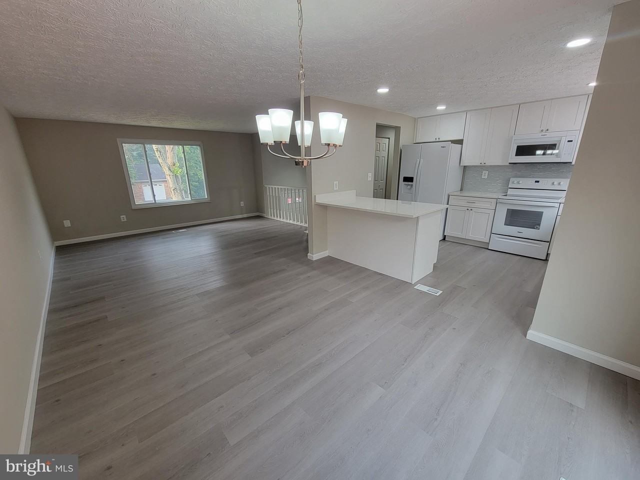 7598 Springfield Hills Dr - Photo 6 of 40
