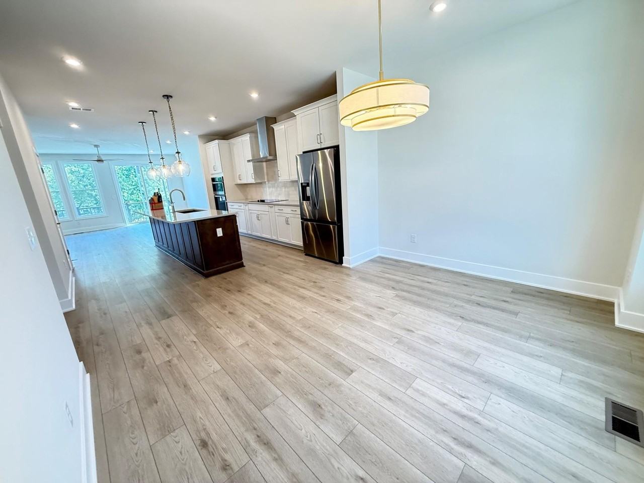 9715 Grant Ave - Photo 6 of 43