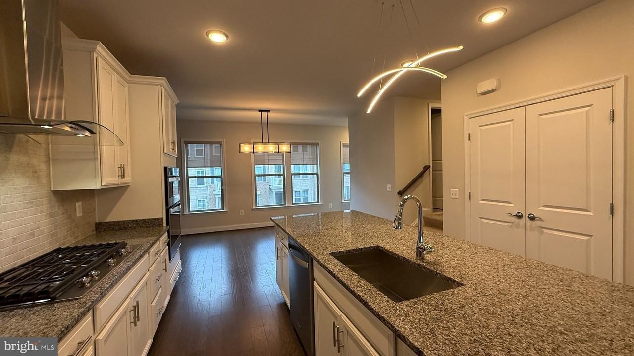 1949 Greenbriar Hall Rd - Photo 3 of 26