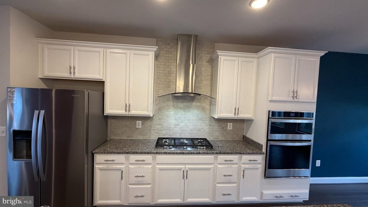 1949 Greenbriar Hall Rd - Photo 5 of 26