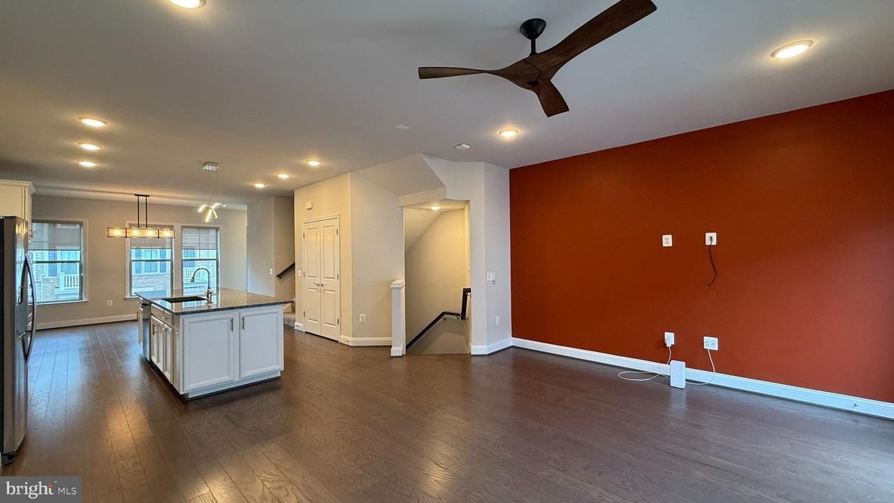 1949 Greenbriar Hall Rd - Photo 6 of 26