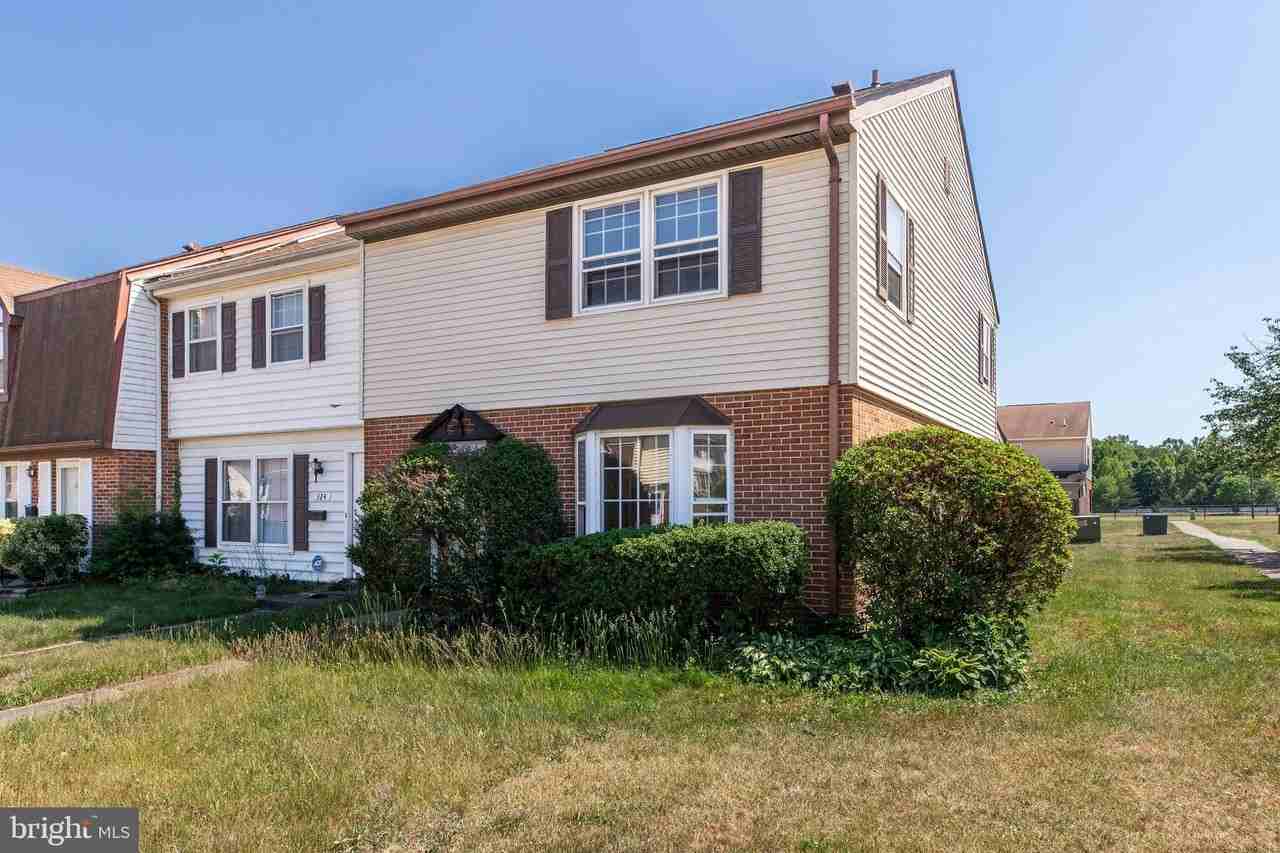322 Clay St - Photo 2 of 37