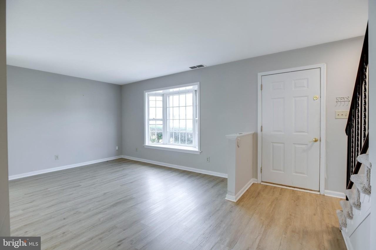 322 Clay St - Photo 4 of 37