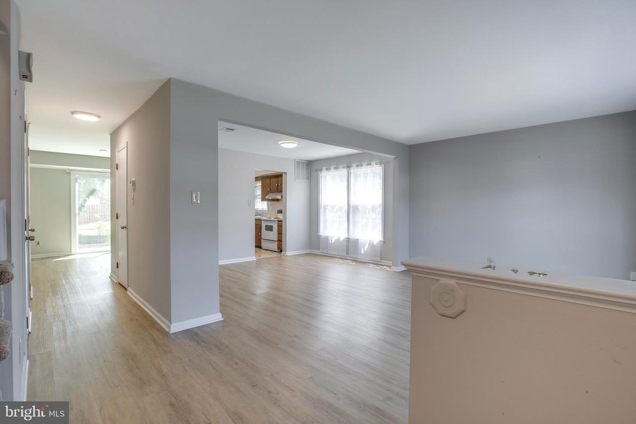 322 Clay St - Photo 7 of 37