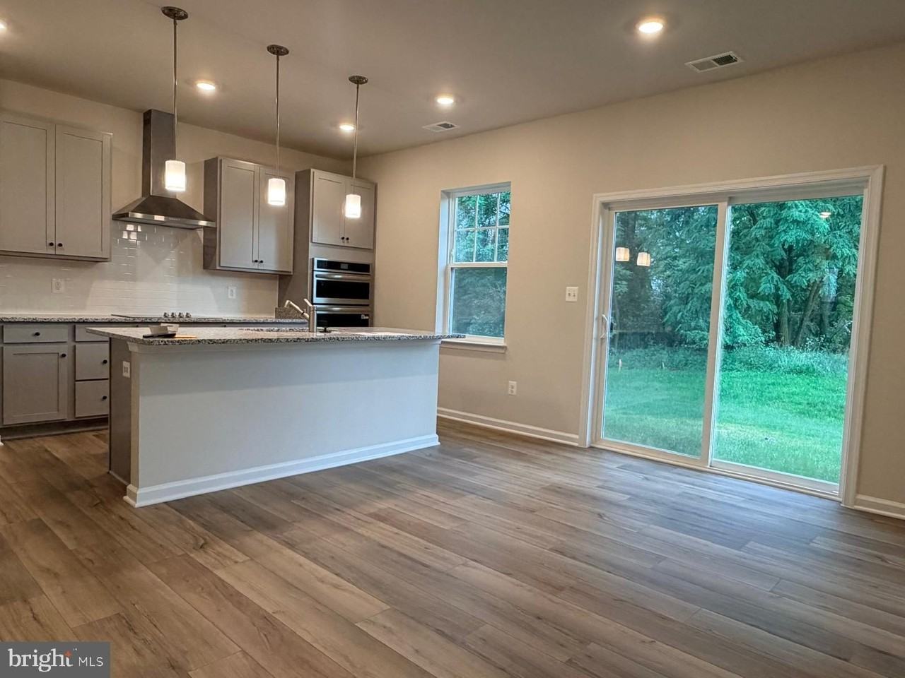 19 Forest Grove Ave - Photo 4 of 36