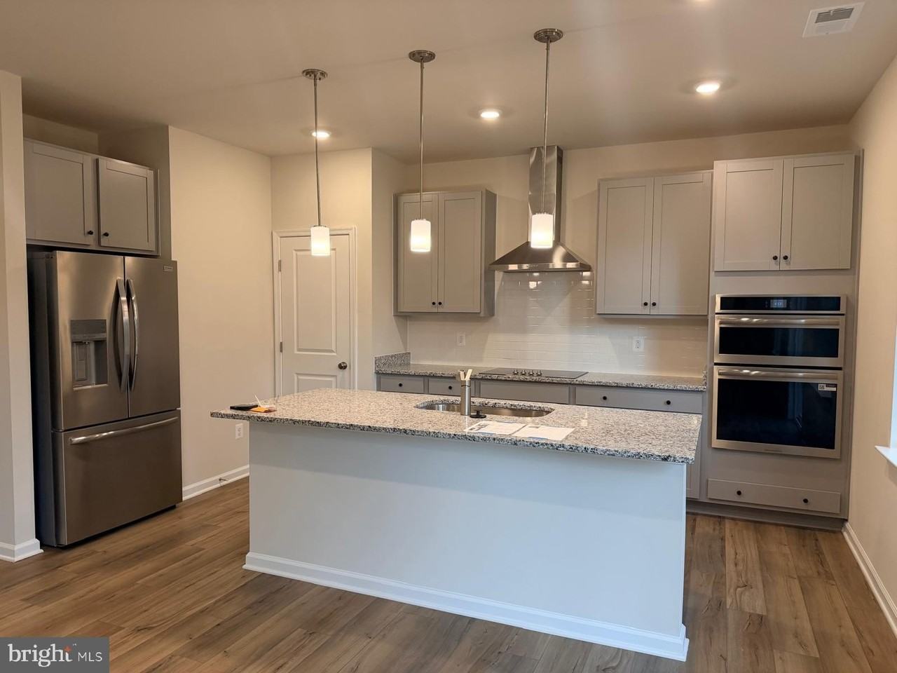 19 Forest Grove Ave - Photo 5 of 36