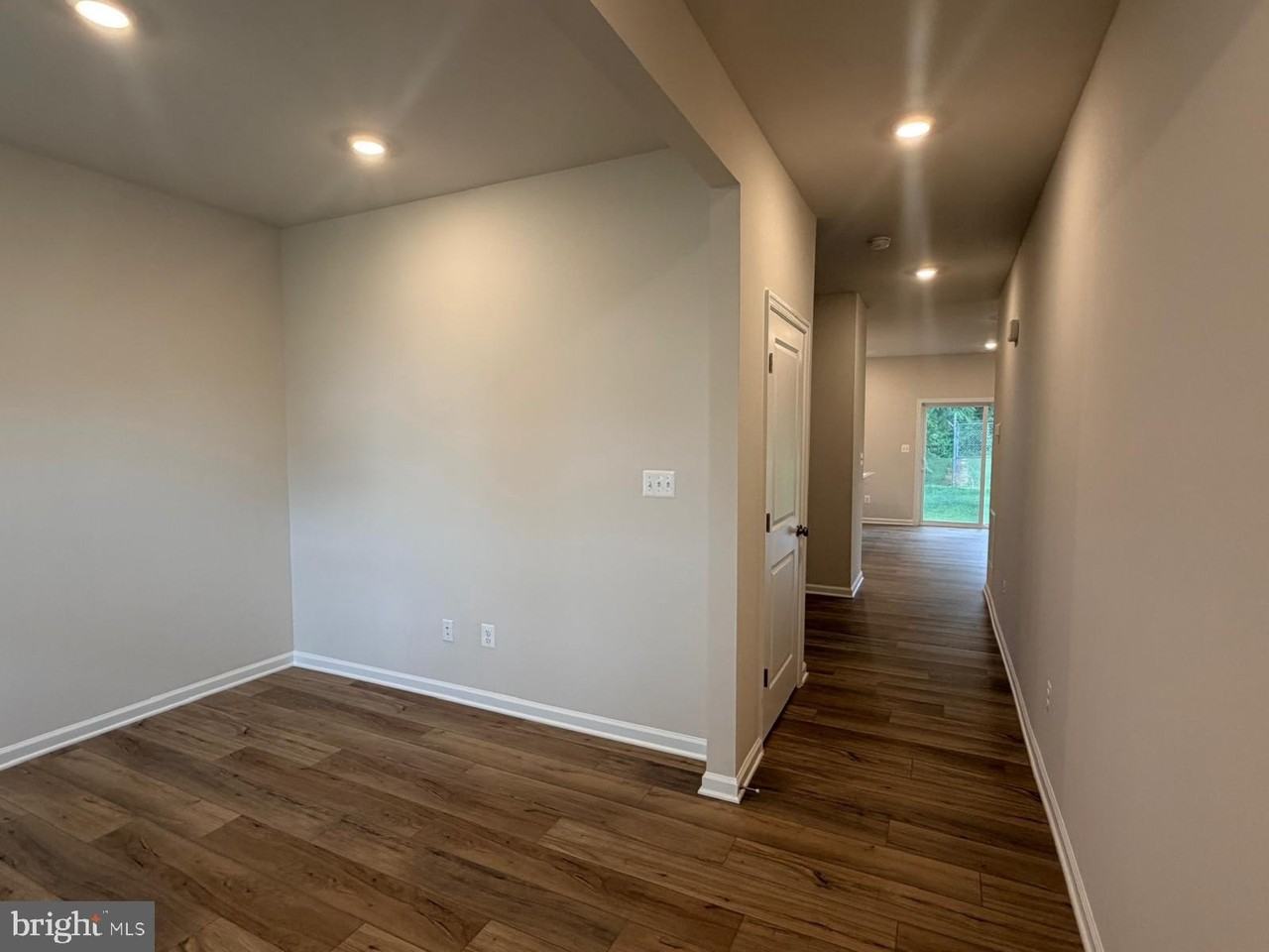 19 Forest Grove Ave - Photo 6 of 36