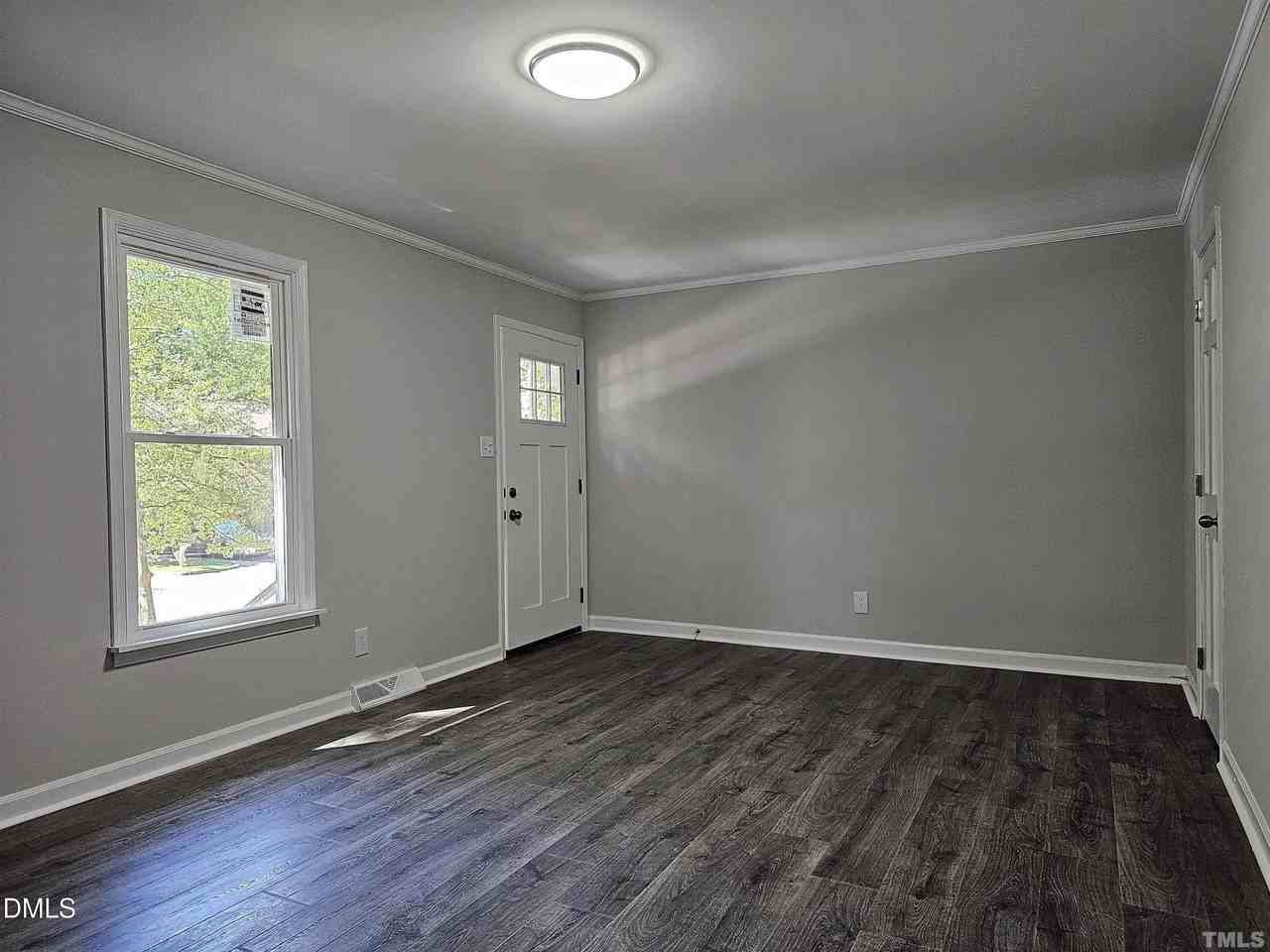 5906 Applewood Ln - Photo 5 of 10