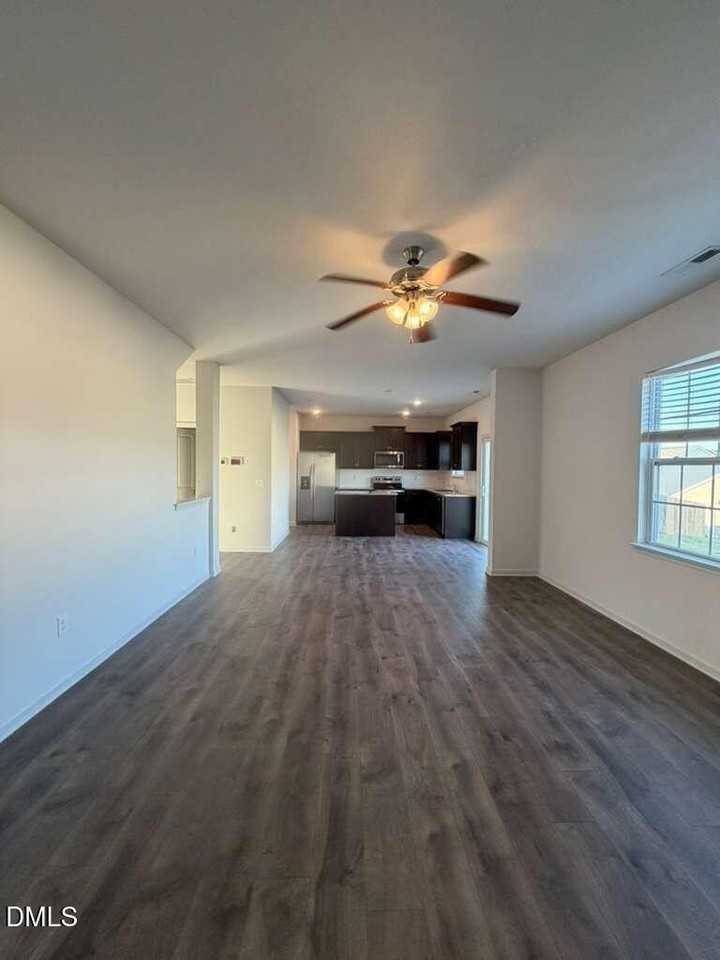 110 Prairie St - Photo 7 of 37