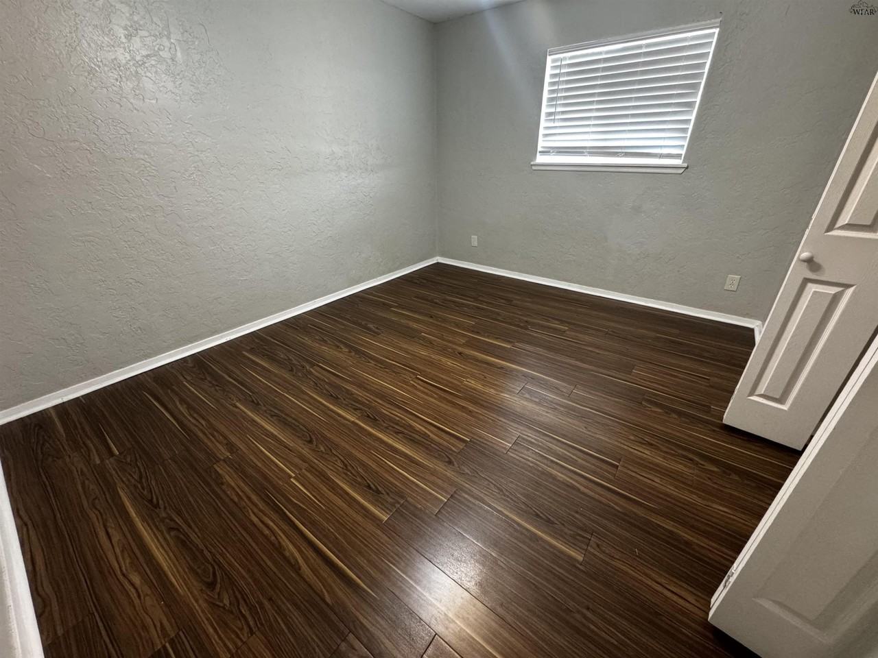 1710 10th St #10 - Photo 5 of 7