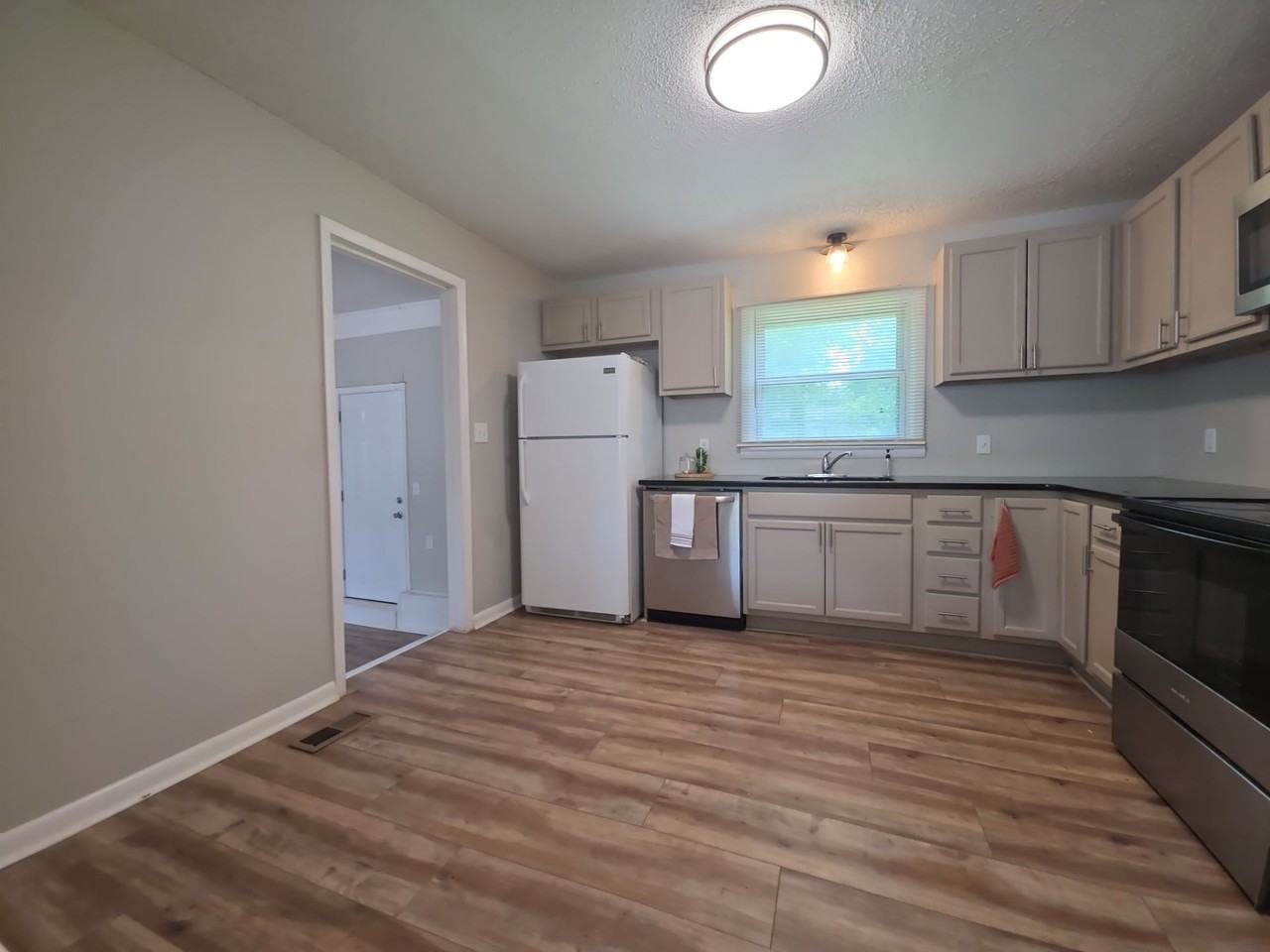 2506 Jeri St Nw #1 - Photo 3 of 12